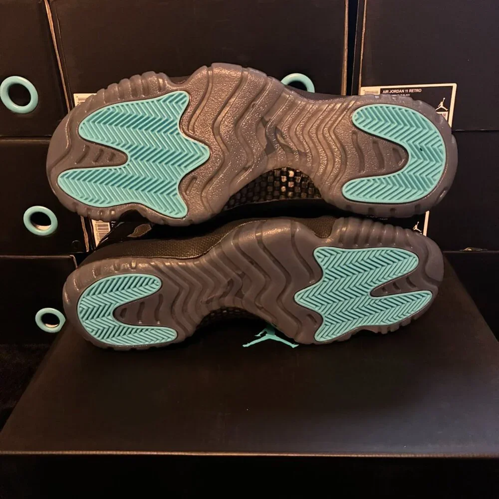 JORDAN 11 GAMMA - Picture 4 of 7